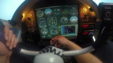 Pilot uçak uçuş kontrol sistemi, panelde çalıyor el ile ilgili sorun yaşıyorsanız