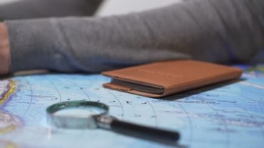 Etkin adam laptop, online bilet satın tatil ya da iş gezisi