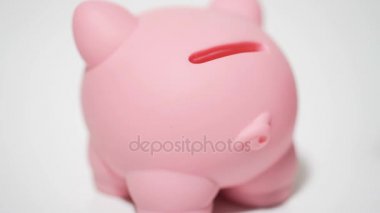 Piggy banka kuruş para koyarak kişi özel hesabına para yetiştirme
