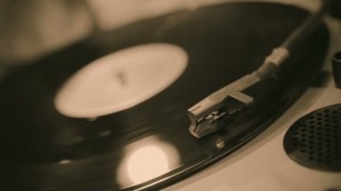 Pikap kalem portre, retro müzik vinil kayıtlarda, ses donanımları