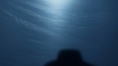 Cesur vahşi batı Şerif şapkasını düello önce gangster için devrilme silüeti