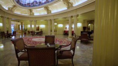 Pahalı otel veya dekoratif cam tavan ile casino güzel Lüks Salonu