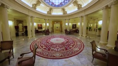 5 yıldızlı lüks otel veya casino zarif ve saygıdeğer salon yürüyüş