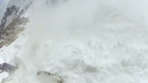 Benim üzerime snowboard binme karlı dağ yamacı, komik derleme, pov başarısız — Stok video