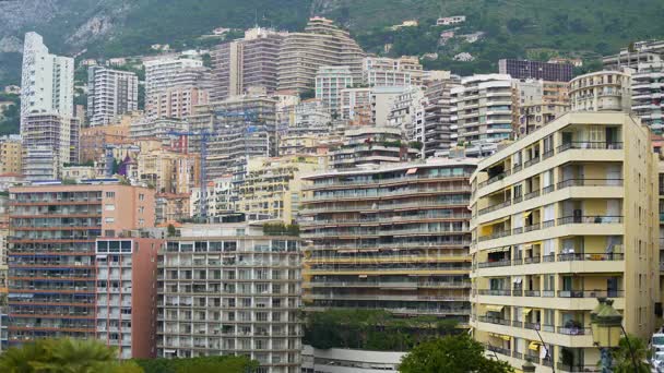 Edificios de apartamentos en Mónaco, bienes raíces en alquiler o venta en Monte Carlo — Vídeo de stock