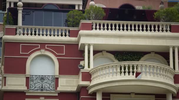 Fina balkonger av dyra Lägenhet hus, lyxfastighet, upprätta skott — Stockvideo