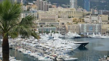 Monaco, birçok modern apartmanlar, yat limanında özelliğinde lüks