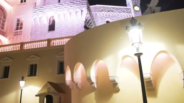 Residencia oficial de Mónaco Príncipe, palacio iluminado, panorama nocturno, turismo — Vídeos de Stock