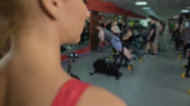 Aktif Bayan bilek fitness izci, kontrol smartphone uygulaması ile eşitleme