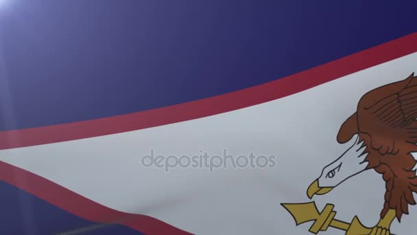風、自由の国の象徴の旗竿に手を振るアメリカ領サモアの旗 — ストック動画