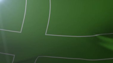 Bayrak bayrak direğine rüzgarda, özgürlük'ın ulusal sembolü üzerinde Ladonia sallayarak