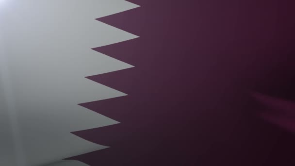 Bandiera del Qatar sventola sul pennone nel vento, simbolo nazionale della libertà — Video Stock