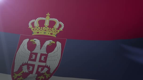 Σημαία της Σερβίας κυματίζει στο κοντάρι σημαίας στον άνεμο, εθνικό σύμβολο της ελευθερίας — Αρχείο Βίντεο