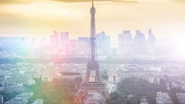 Torre Eiffel y rascacielos del centro de negocios, paisaje urbano de París, timelapse — Vídeo de stock