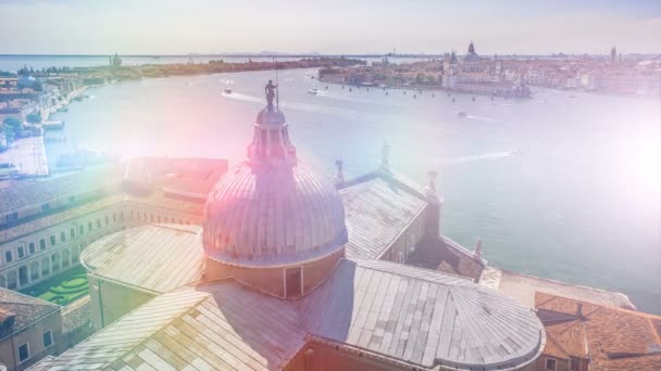 Widok z dachu Saint George Church w Wenecji nad Canal Grande i zabytki, time-lapse — Wideo stockowe