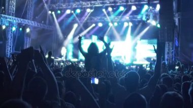 İlham kalabalık müzik konseri, ekstra ağır çekim müzik ritim dans