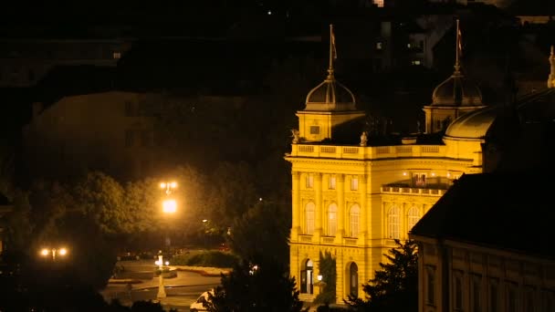 Úžasný pohled na architektuře noční Záhřeb z horní, večerní panoráma — Stock video