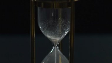 Son vintage kum saati, harcanan zaman, transiency çalışan kum taneleri