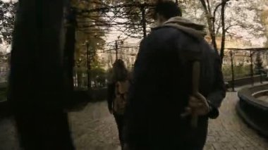 Kız Park, akıl hastası deli katil aşağıdaki kurban keskin balta ile yürüyüş