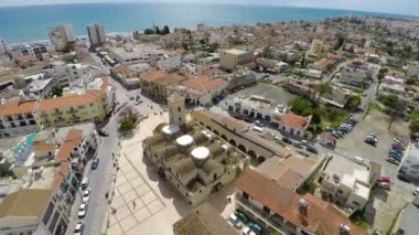 Hava panoramik kenti Larnaka, Kıbrıs quadrocopter kameradan