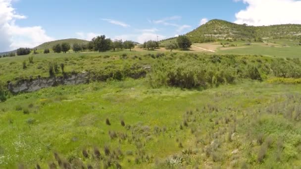 Fascinante vista de la zona de conservación intacta desde arriba, la naturaleza de Chipre — Vídeos de Stock