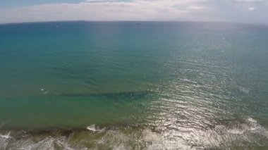 Tazelik ve huzur Akdeniz'in, sonsuz su havadan görünümü