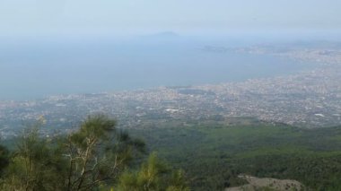 Napoli panorama üstünden dağ tepeleri ve deniz çekimde, sıra ile gösterilen