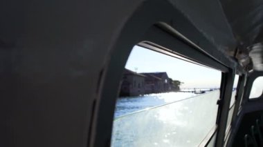 Nehir ve vaporetto kabin, Venedik su tur binalardan penceresi görünümü