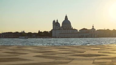 Grand canal Santa Maria della Salute Kilisesi, Venedik yüzen vapporetoları