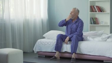 Adam onun 60 ile sevinç ve neşe toplantı yeni gün, Günaydın esneme