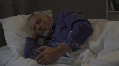 Smartphone komuta sizde uygulama uyku yerine kaydırma bağımlısı