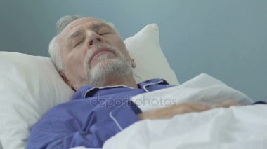 Komuta sizde yalan yatak ve uyku, sağlıklı ses uyku, emeklilik zamanında