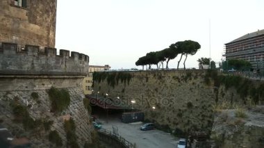 Angevin kale, Napoli Simgesel Yapı mermer zafer takı panoramik manzaralı