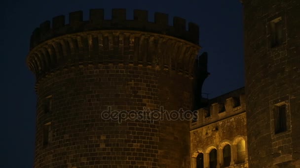 Antigua arquitectura del Castel Nuovo y arco triunfal en Nápoles, secuencia — Vídeo de stock