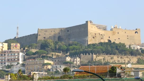 Przepiękny widok na Castel Sant Elmo i nasyp w Neapolu, Turystyka, sekwencji — Wideo stockowe