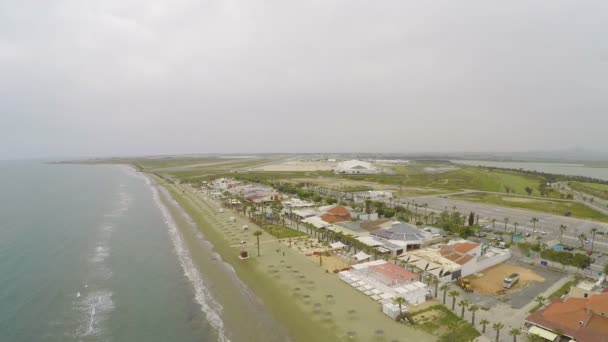 Bela vista aérea na cidade resort em Chipre, o turismo e relaxar, paisagem — Vídeo de Stock