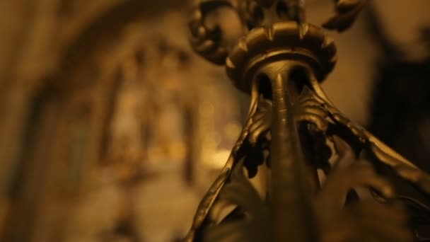 Гарний інтер'єр собору Успіння Марії в Загребі, релігія — стокове відео