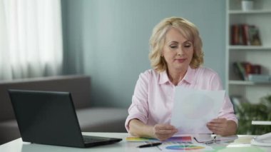 Deneyimli tasarımcı seçme renk düzeni ülke evi düzenlemek için