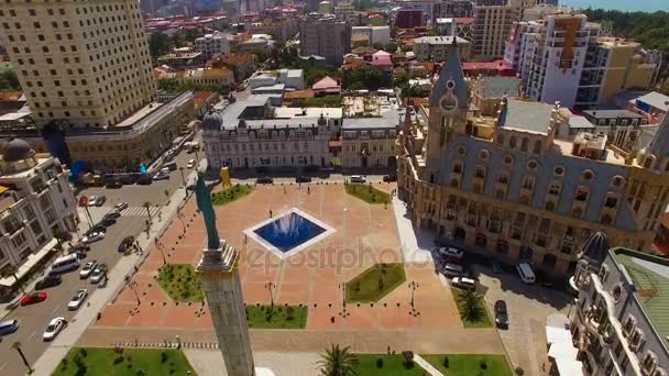 Evropa náměstí v Batumi, Gruzie s Medea památník a kašna, orientační — Stock video