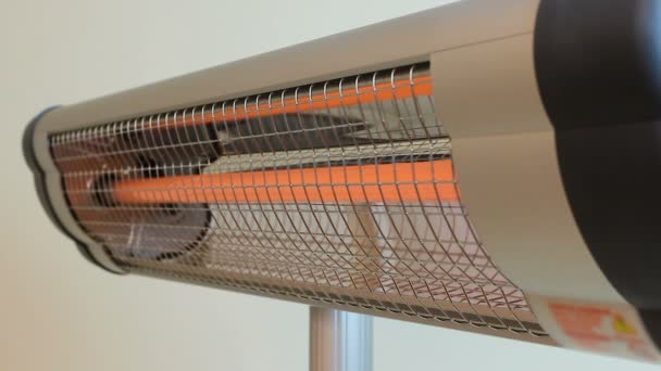 Warmte lamp geleidelijk toenemende temperatuur, emissie van elektromagnetische straling — Stockvideo