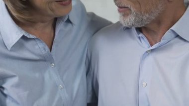 Çift anahtar taşı--dan kendi ev, konut satın alma yardım programı gösterilen