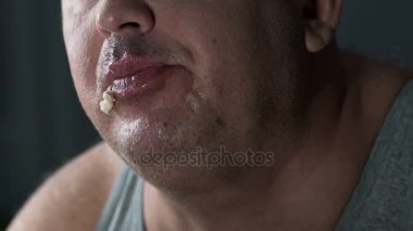 Yağ portre yağlı yiyecek, yalnız kilolu kişi yemek olan çiğneme yüz mans