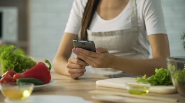 Uygulama pişirme salata tarifi mutfak at akıllı seçimi kadın