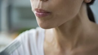 Sebze salatası yemek, şekil ve ağırlık kontrol iştahı kadınla