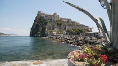 Eski İtalyan Argonese romantik bakış kale, Ischia, seyahat gezi