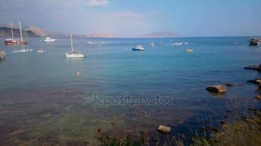 Güzel yat ve tekne yelken deniz, macera ve seyahat, deniz manzarası içinde