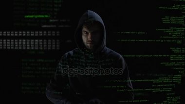 Seyir için gizli bilgi içinde siyah bilgisayarda, tipik anonim adam