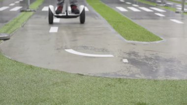 Sürüş segway, iki tekerlekli üzerinde etkin açık havada, gezi kişisel taşıyıcı çocuk