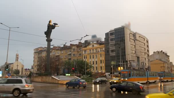 Saint Nedelya square with statue of St Sophia in Bulgaria capital, city symbol — Stock Video