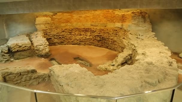 Sitio de excavación del antiguo asentamiento en museo, civilización antigua, arquitectura — Vídeos de Stock